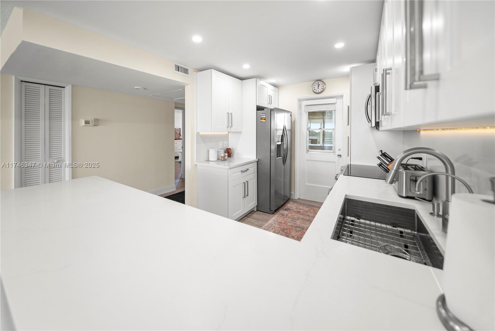 NO 18 PALM-AIRE COUNTRY C - Residential