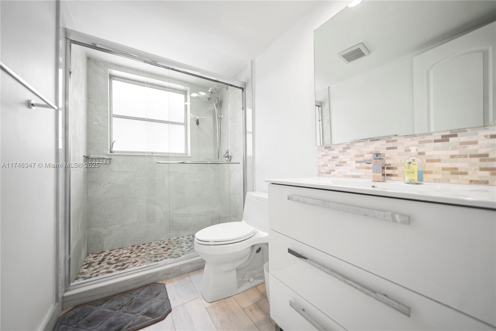 NO 18 PALM-AIRE COUNTRY C - Residential