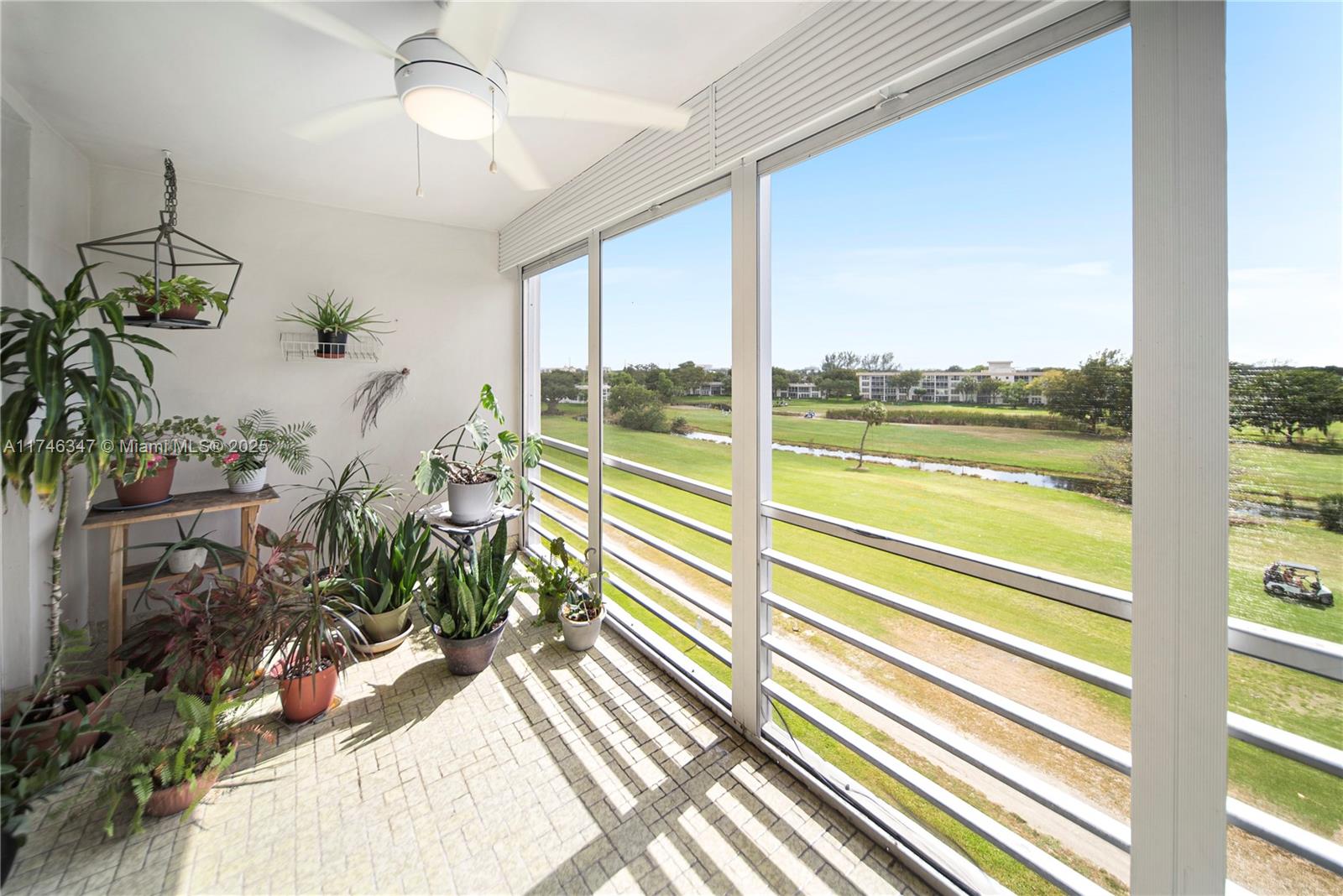 NO 18 PALM-AIRE COUNTRY C - Residential