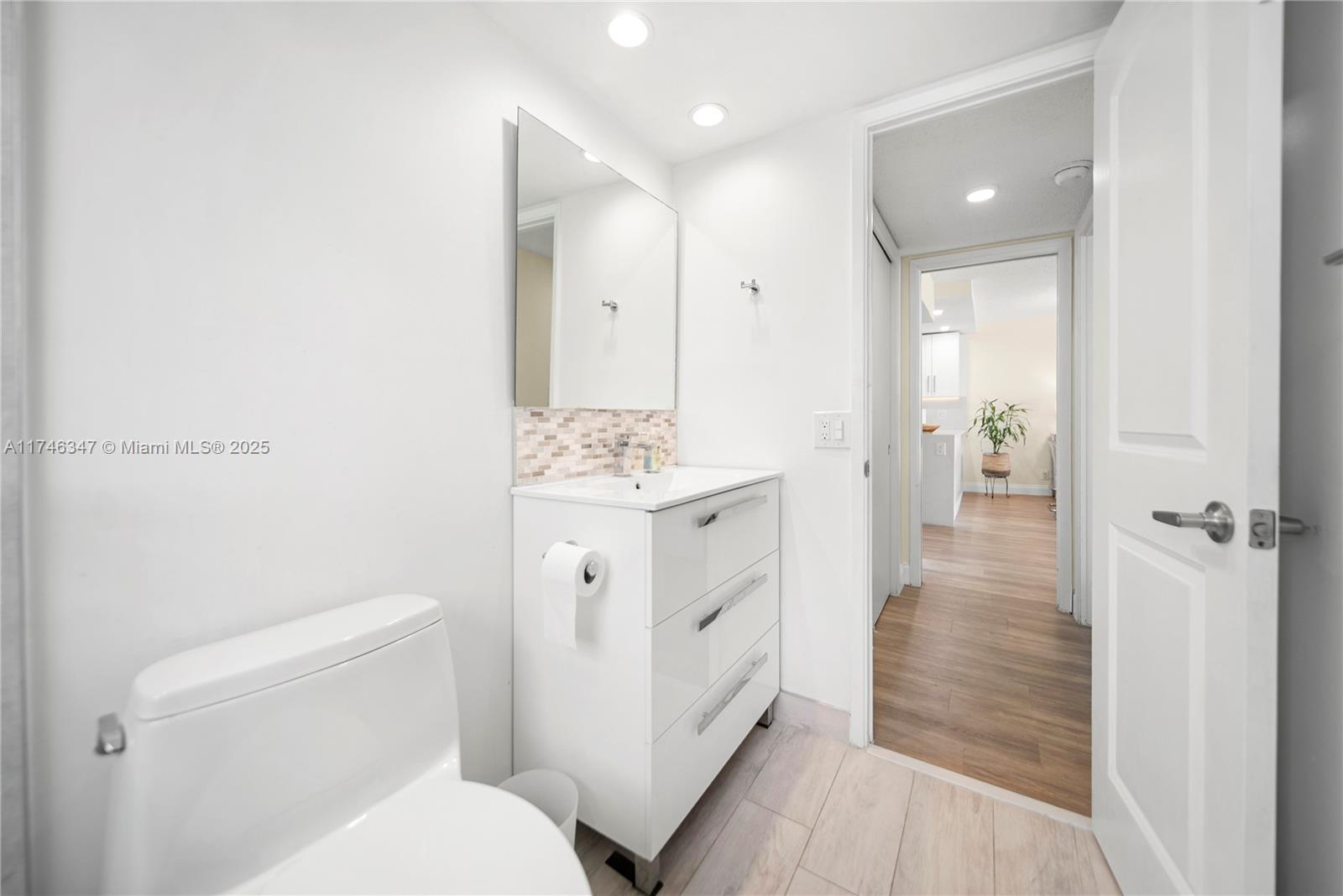 NO 18 PALM-AIRE COUNTRY C - Residential
