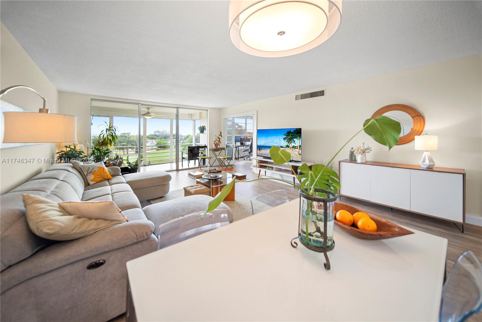 NO 18 PALM-AIRE COUNTRY C - Residential