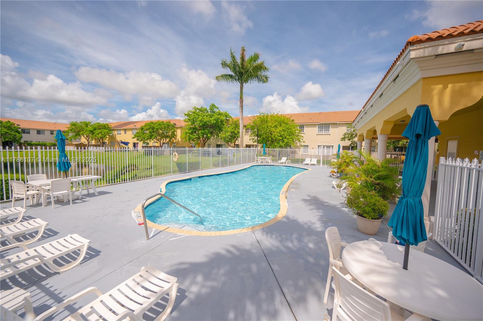 PORTOFINO VILLAS WEST - Residential