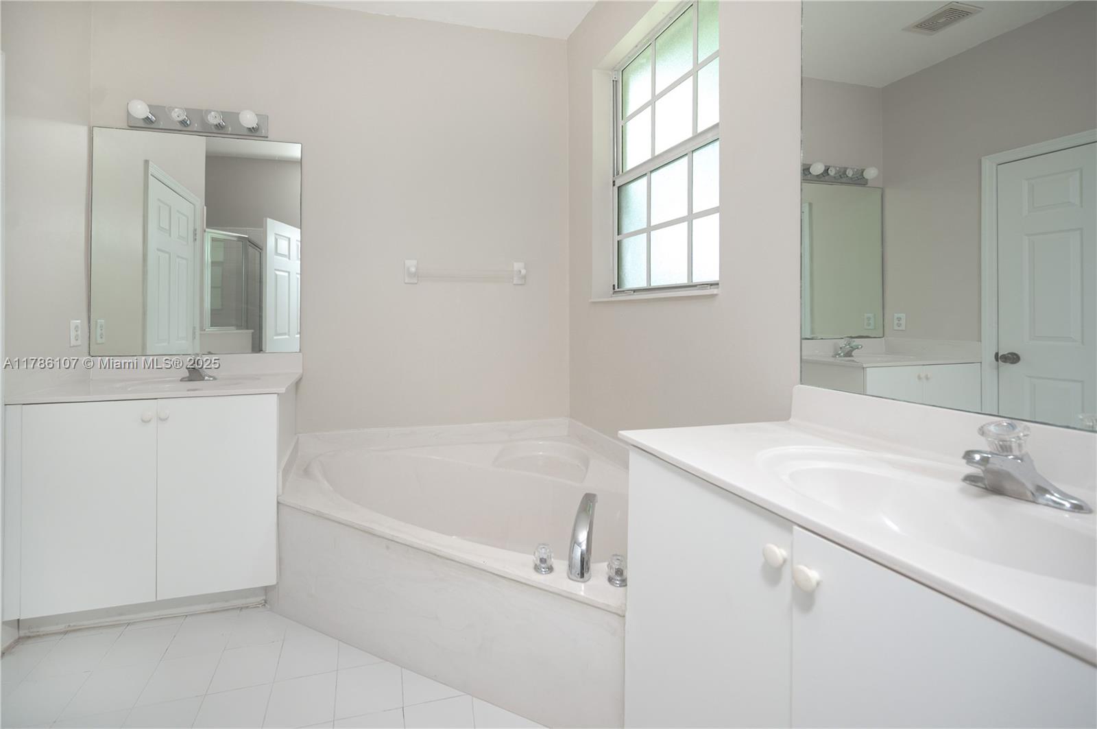 PORTOFINO VILLAS WEST - Residential