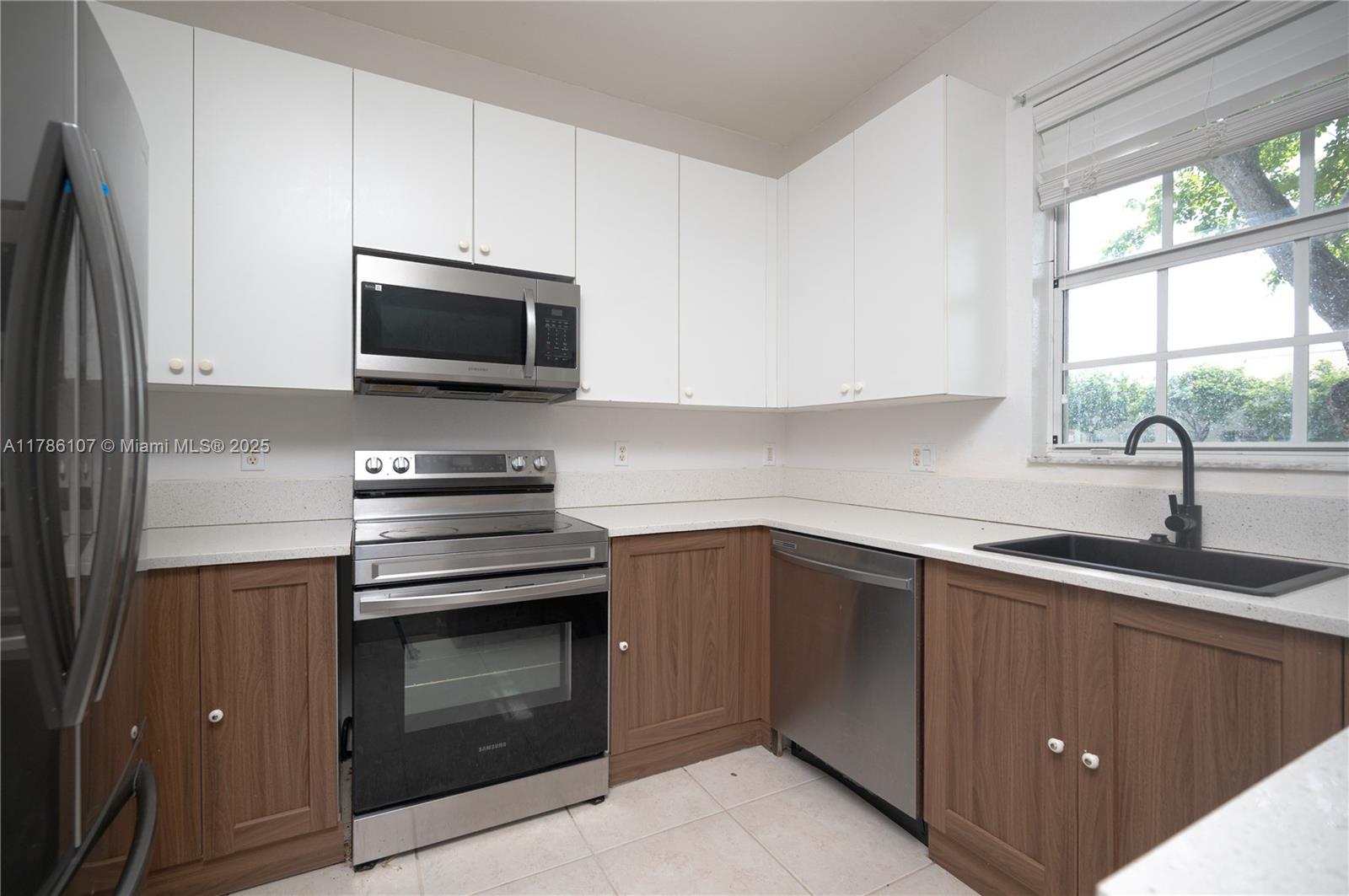 PORTOFINO VILLAS WEST - Residential