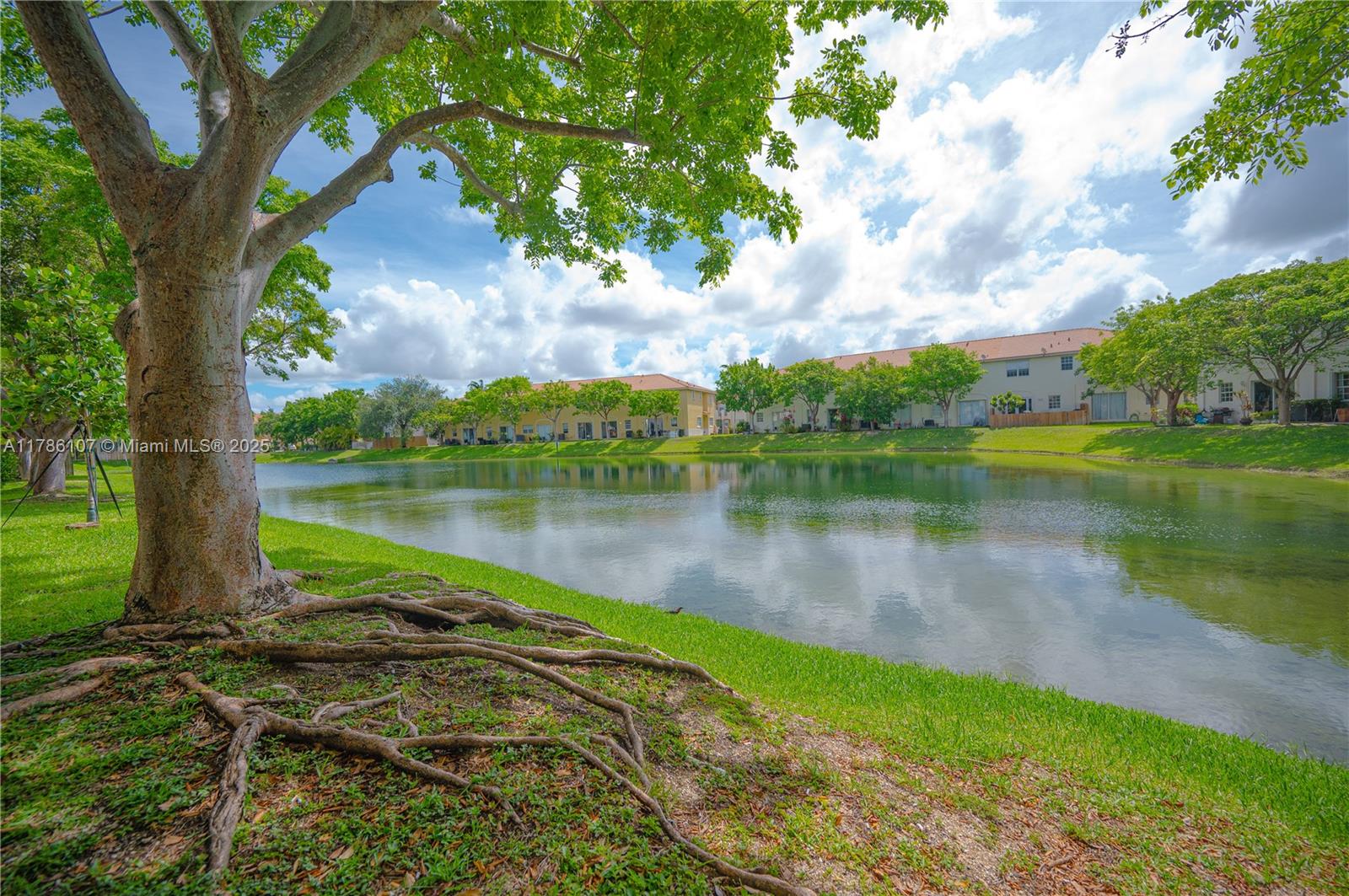 PORTOFINO VILLAS WEST - Residential