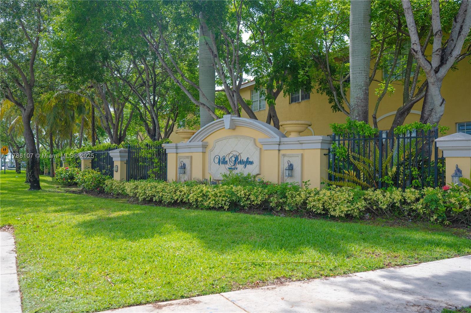 PORTOFINO VILLAS WEST - Residential