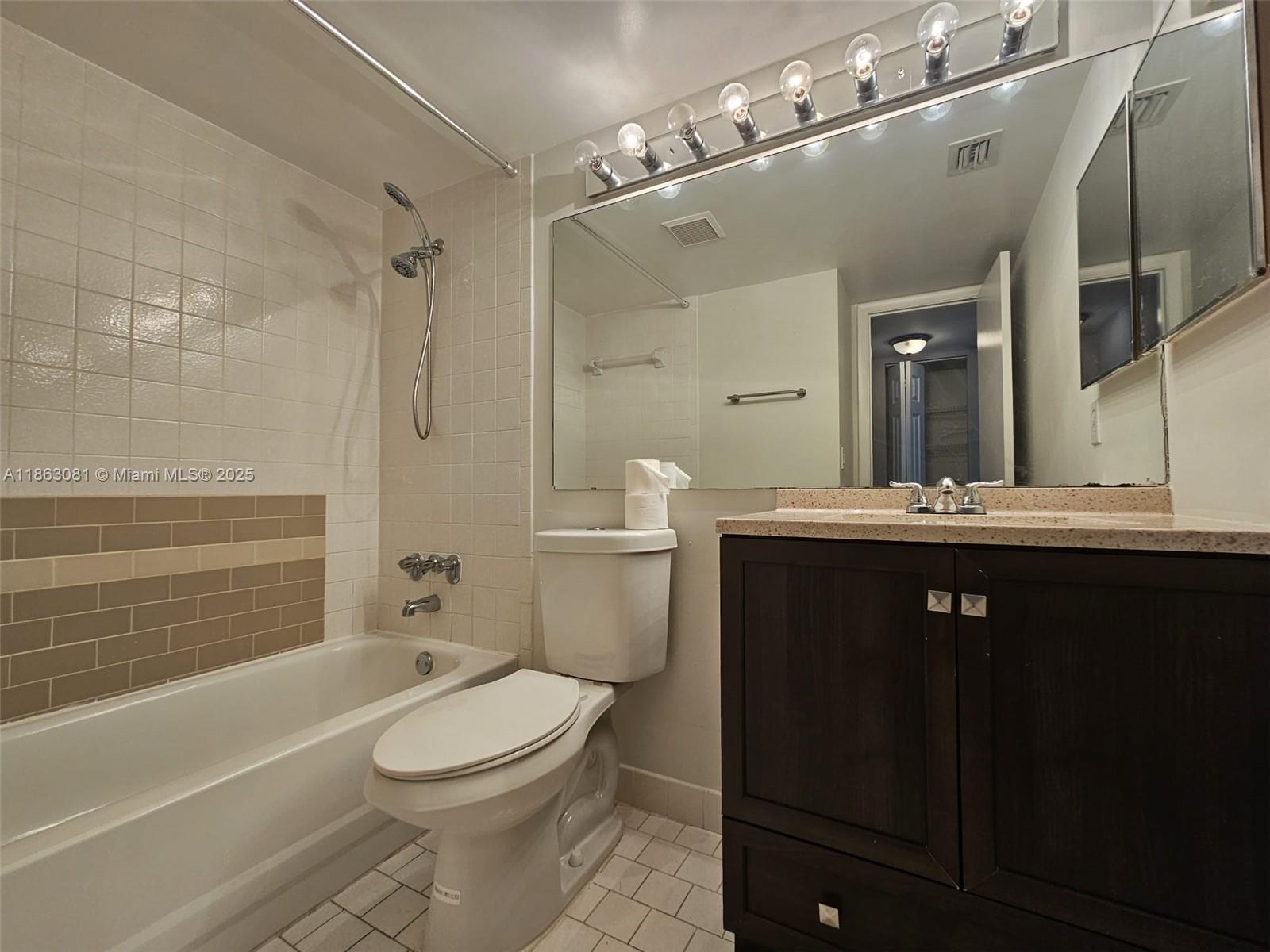 PINE RIDGE AT HAVERHILL C - Residential Lease