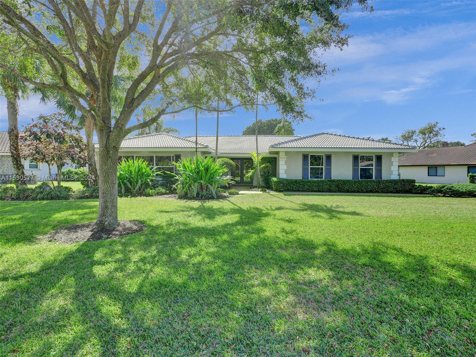 CORAL SPRINGS COUNTRY CLU - Residential