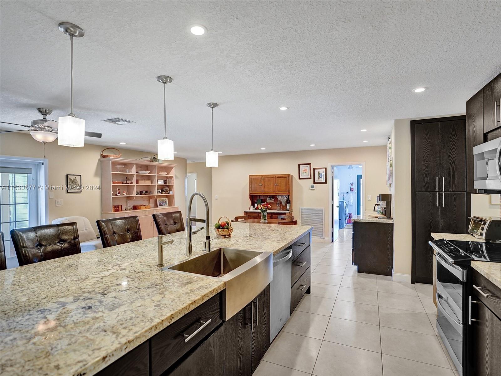 CORAL SPRINGS COUNTRY CLU - Residential
