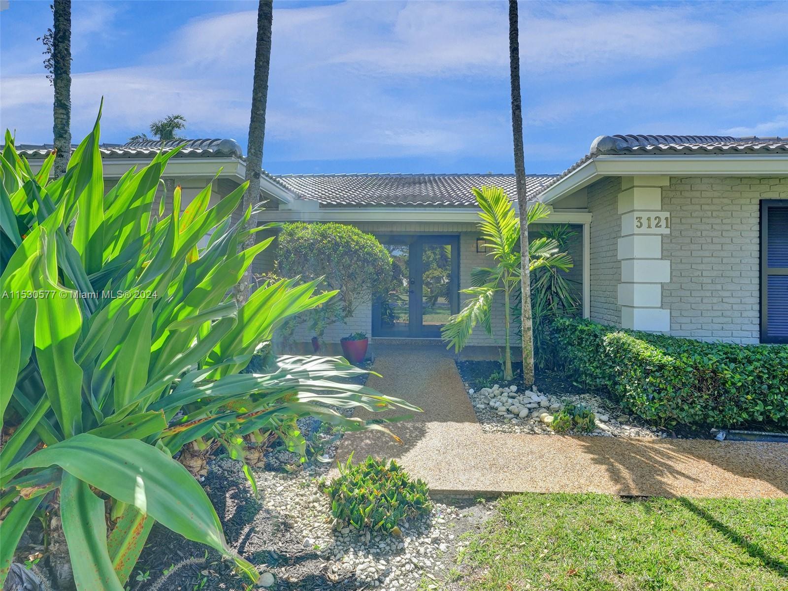 CORAL SPRINGS COUNTRY CLU - Residential