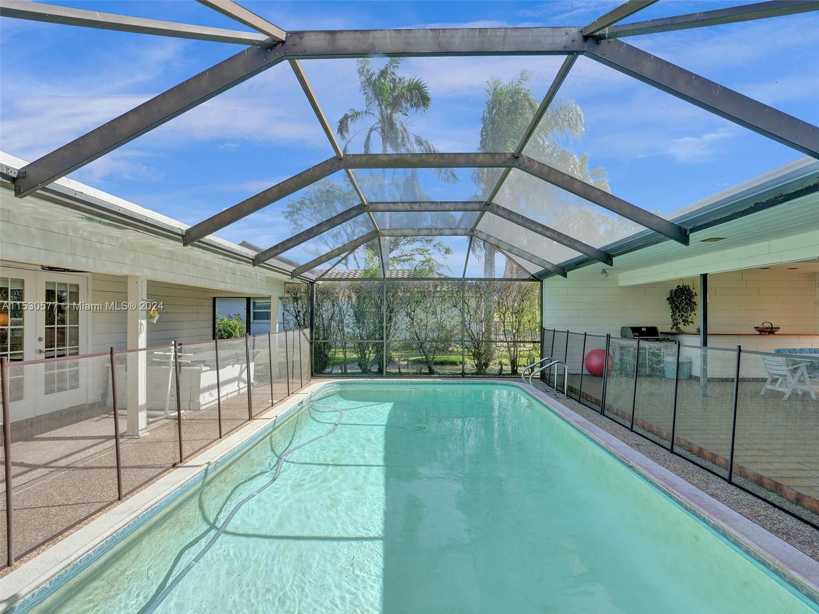 CORAL SPRINGS COUNTRY CLU - Residential