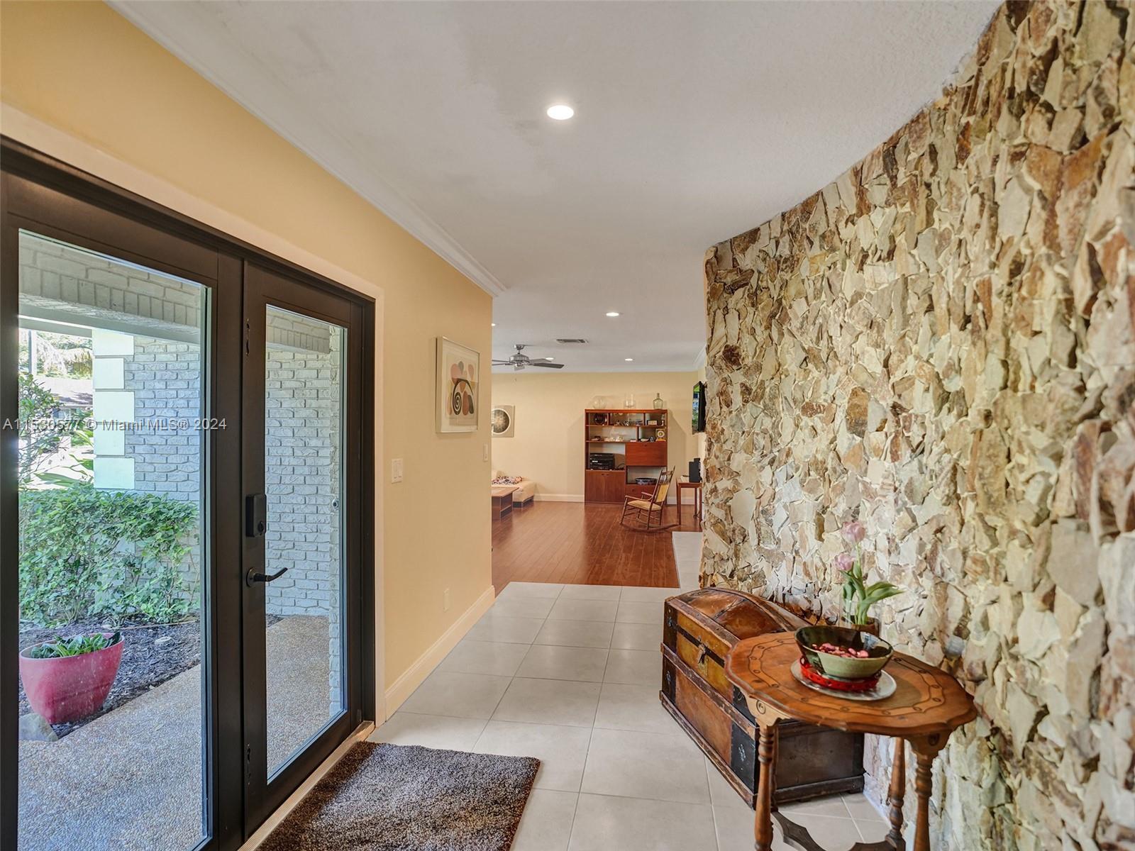 CORAL SPRINGS COUNTRY CLU - Residential