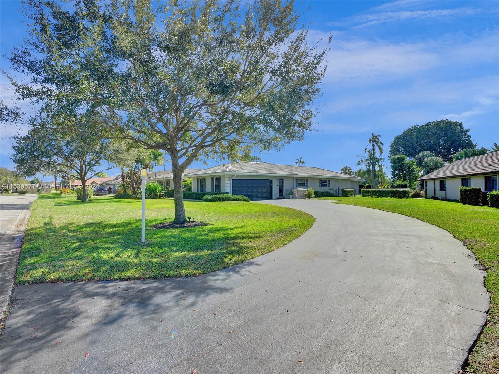 CORAL SPRINGS COUNTRY CLU - Residential