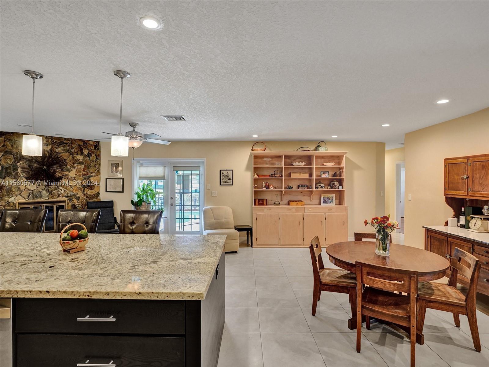 CORAL SPRINGS COUNTRY CLU - Residential