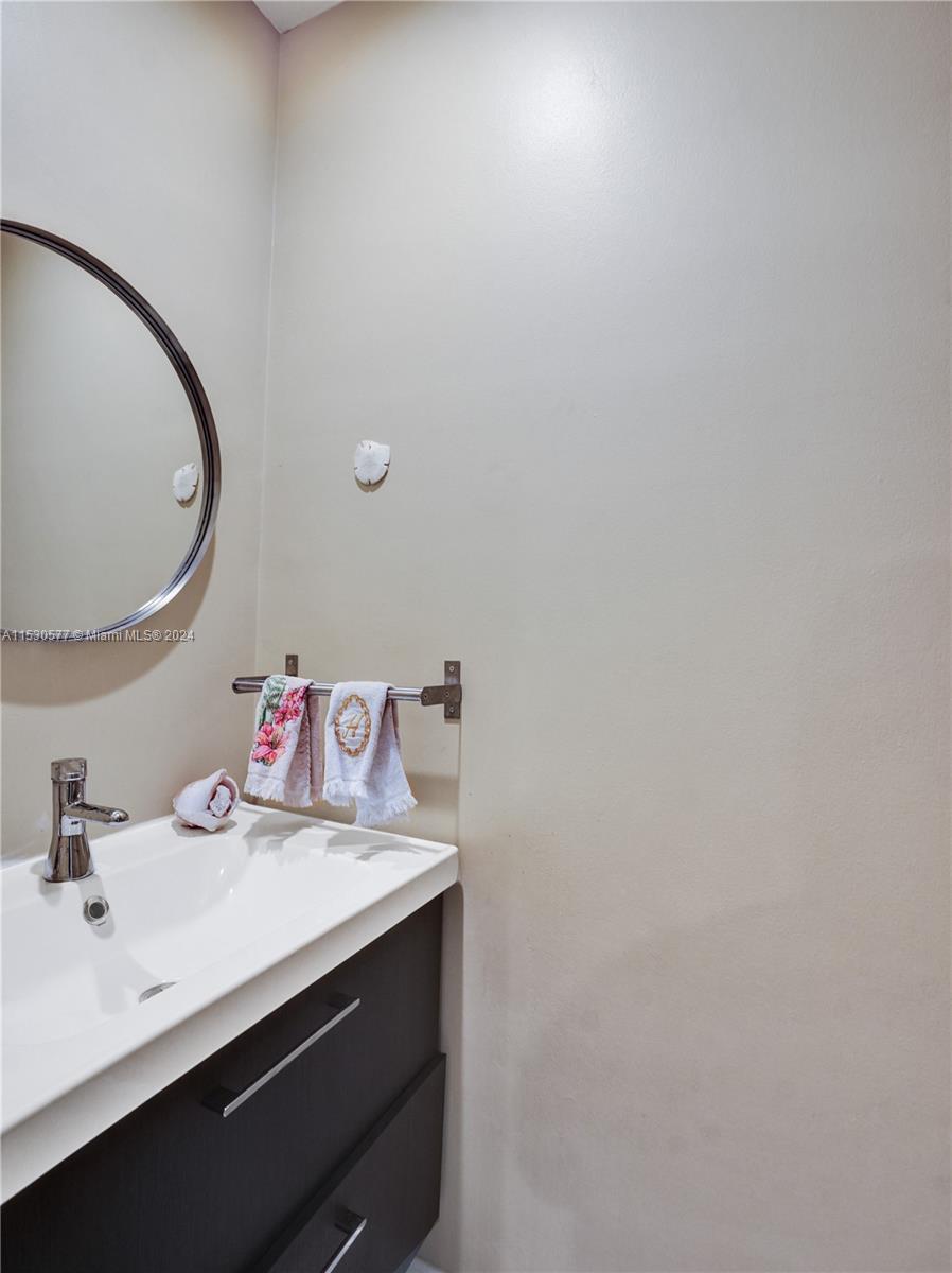 CORAL SPRINGS COUNTRY CLU - Residential