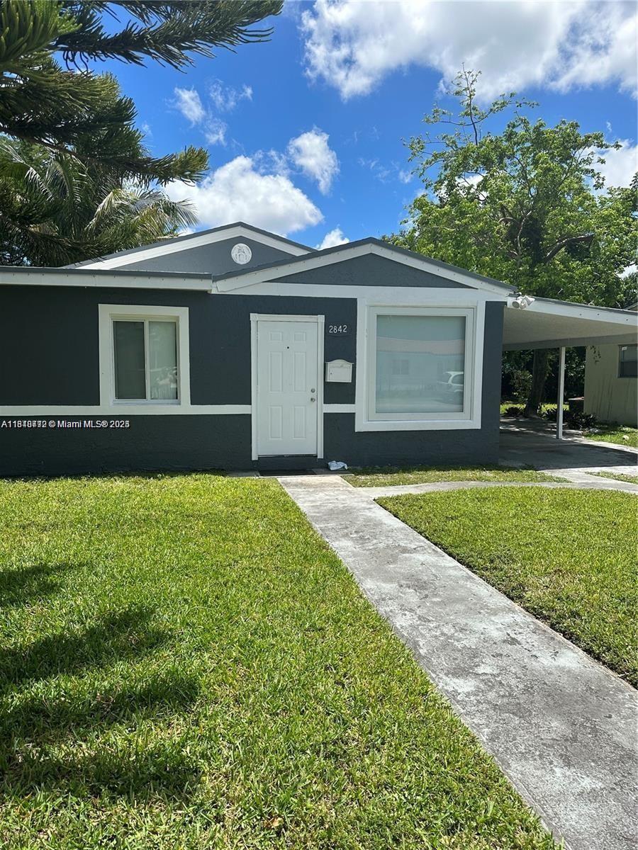 2842 Washington St, Hollywood, Broward County, Florida - 4 Bedrooms  
2 Bathrooms - 