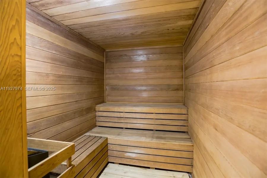 BOCA ISLES SOUTH PH 5D - Residential Lease