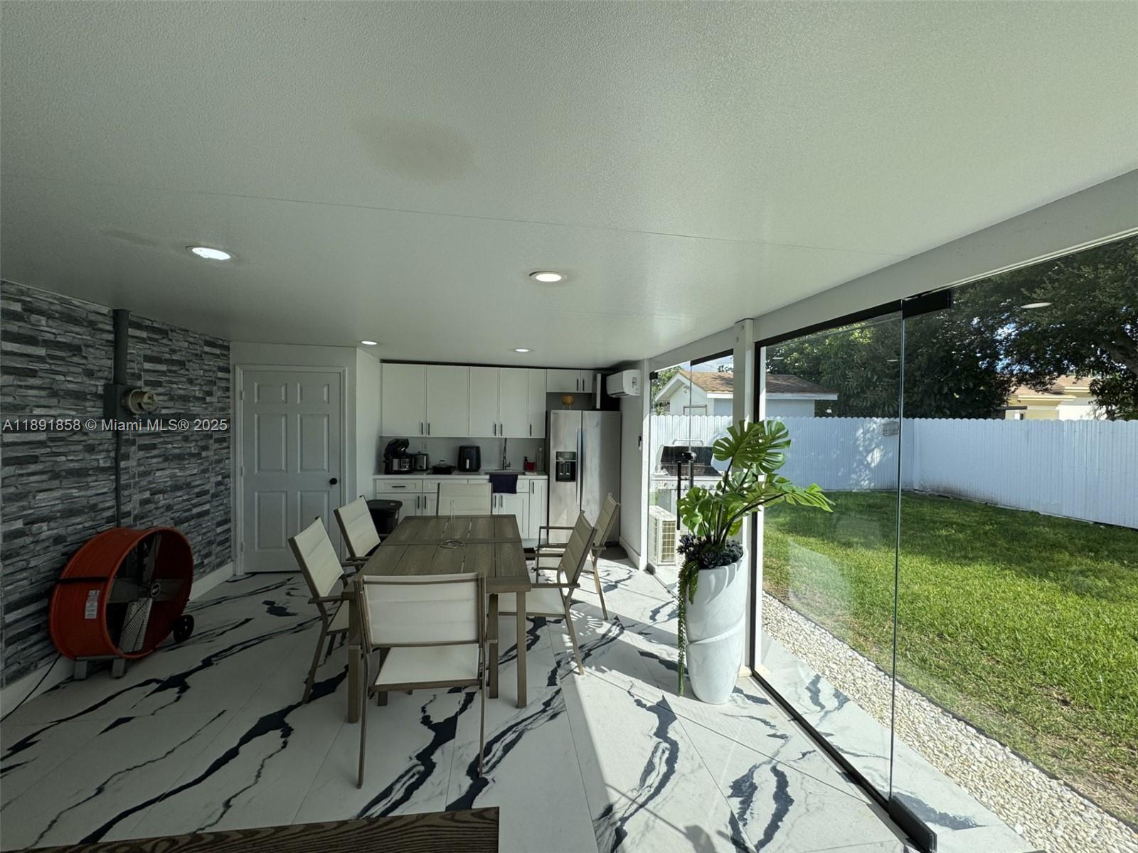 RICHMOND HGTS REPLAT - Residential