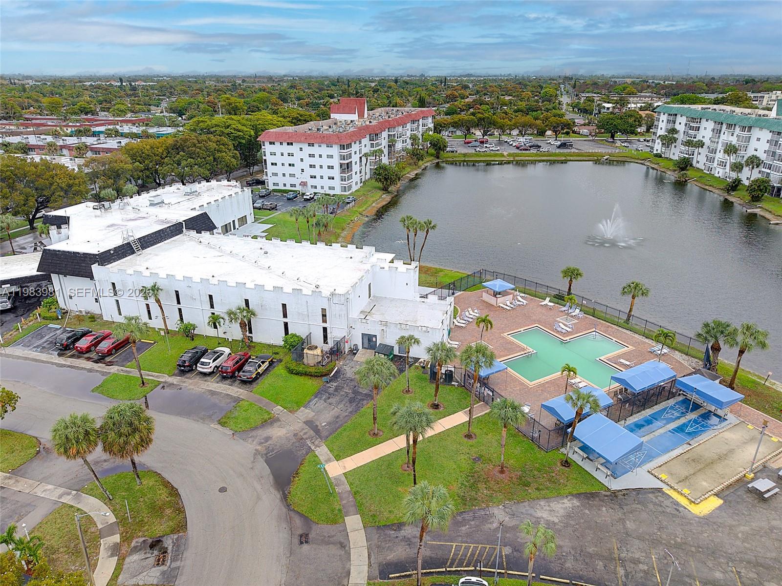 CASTLE APARTMENTS 14 COND - Residential