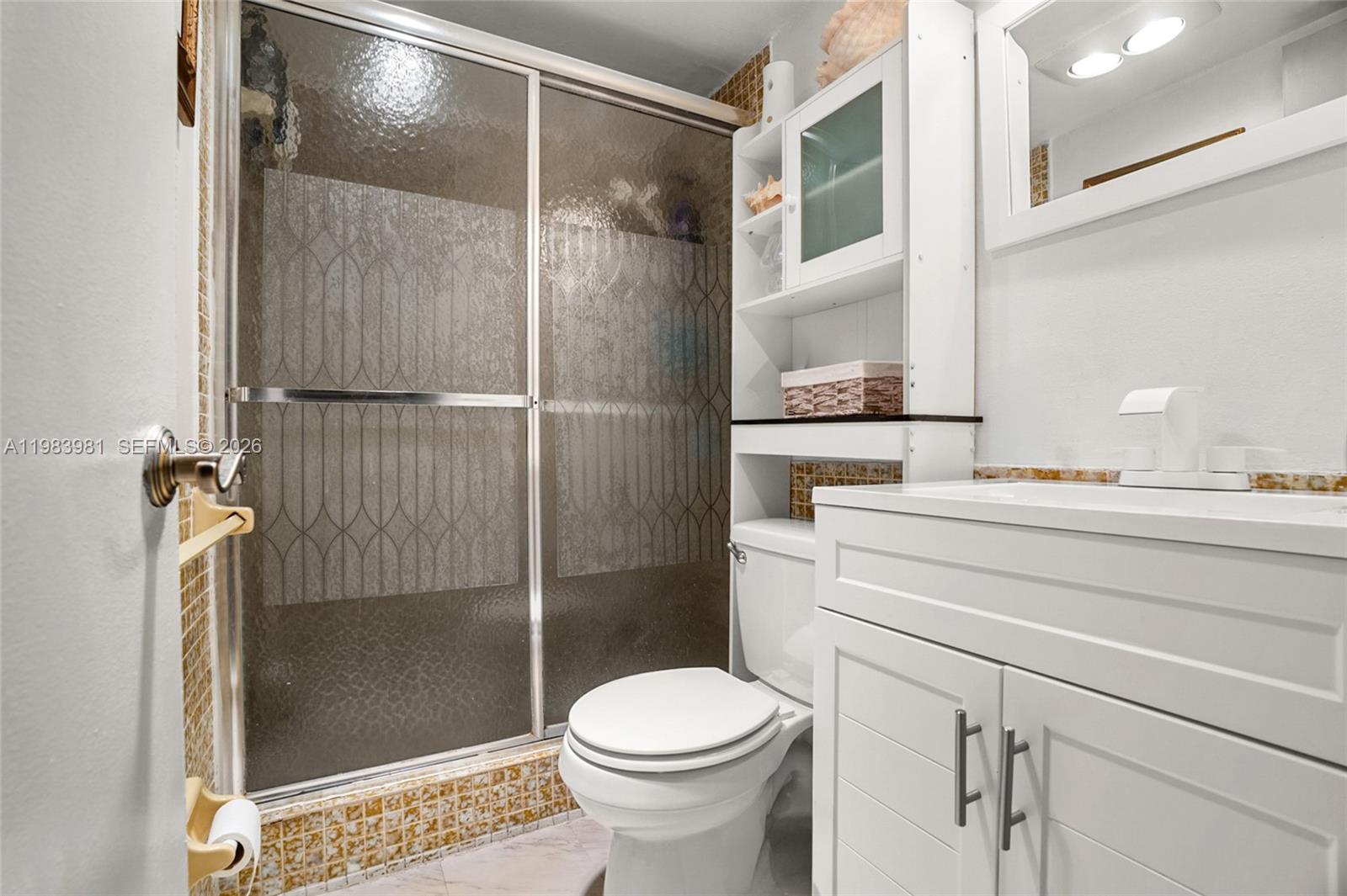 CASTLE APARTMENTS 14 COND - Residential