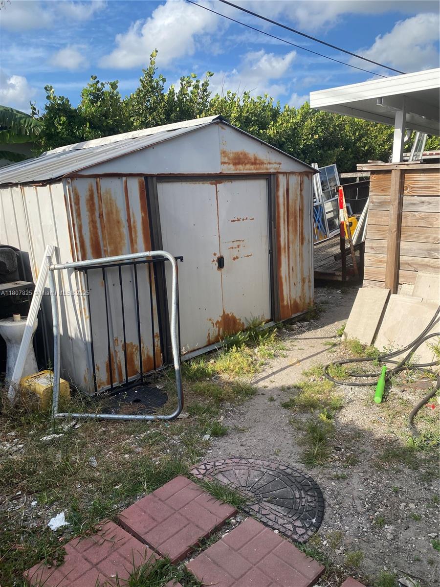 CAROL CITY - Residential