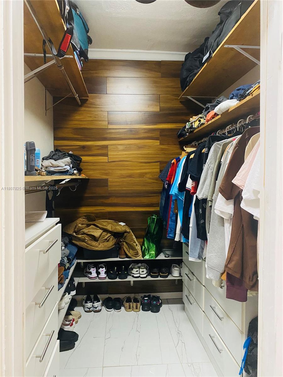 CAROL CITY - Residential