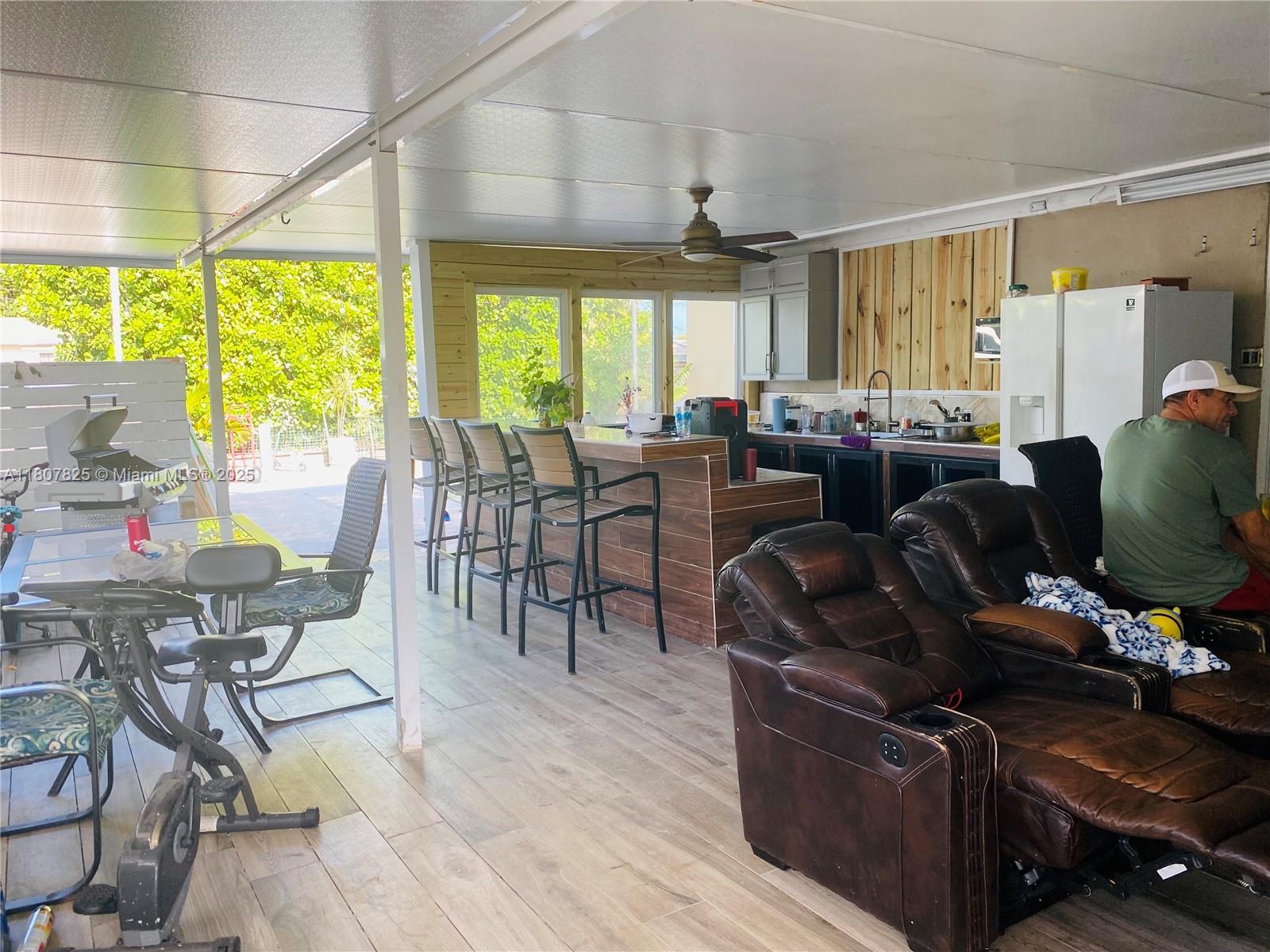 CAROL CITY - Residential