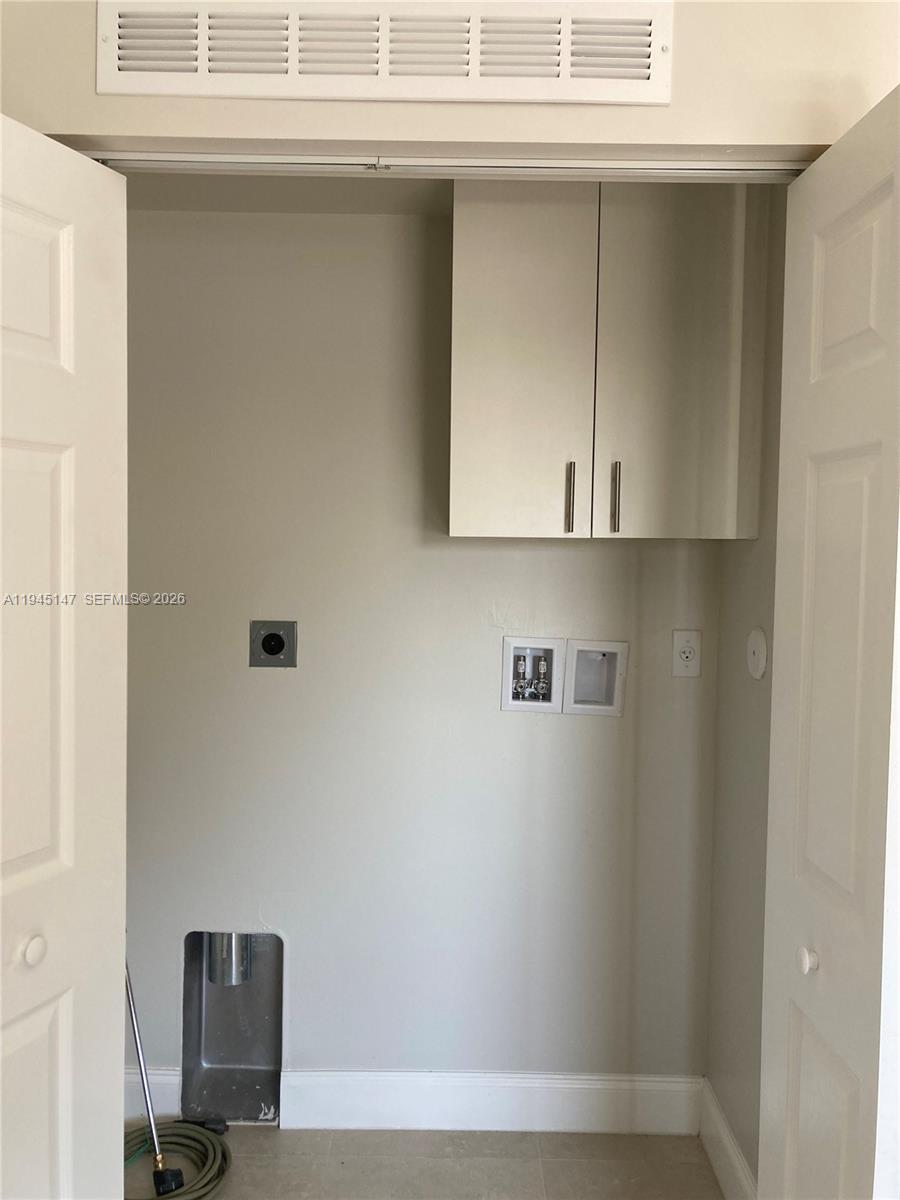 FLAGAMI 3RD ADDN - Residential Lease