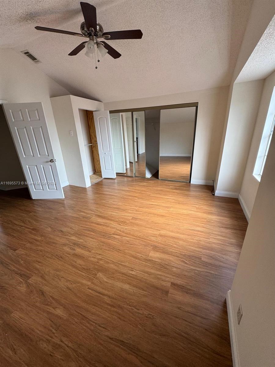 VICTORIA WOODS 2 - Residential