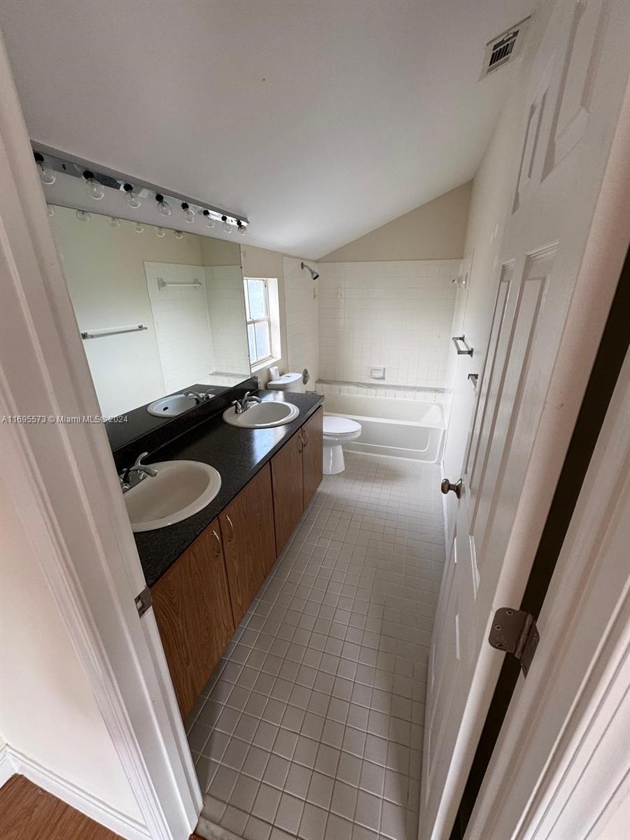 VICTORIA WOODS 2 - Residential