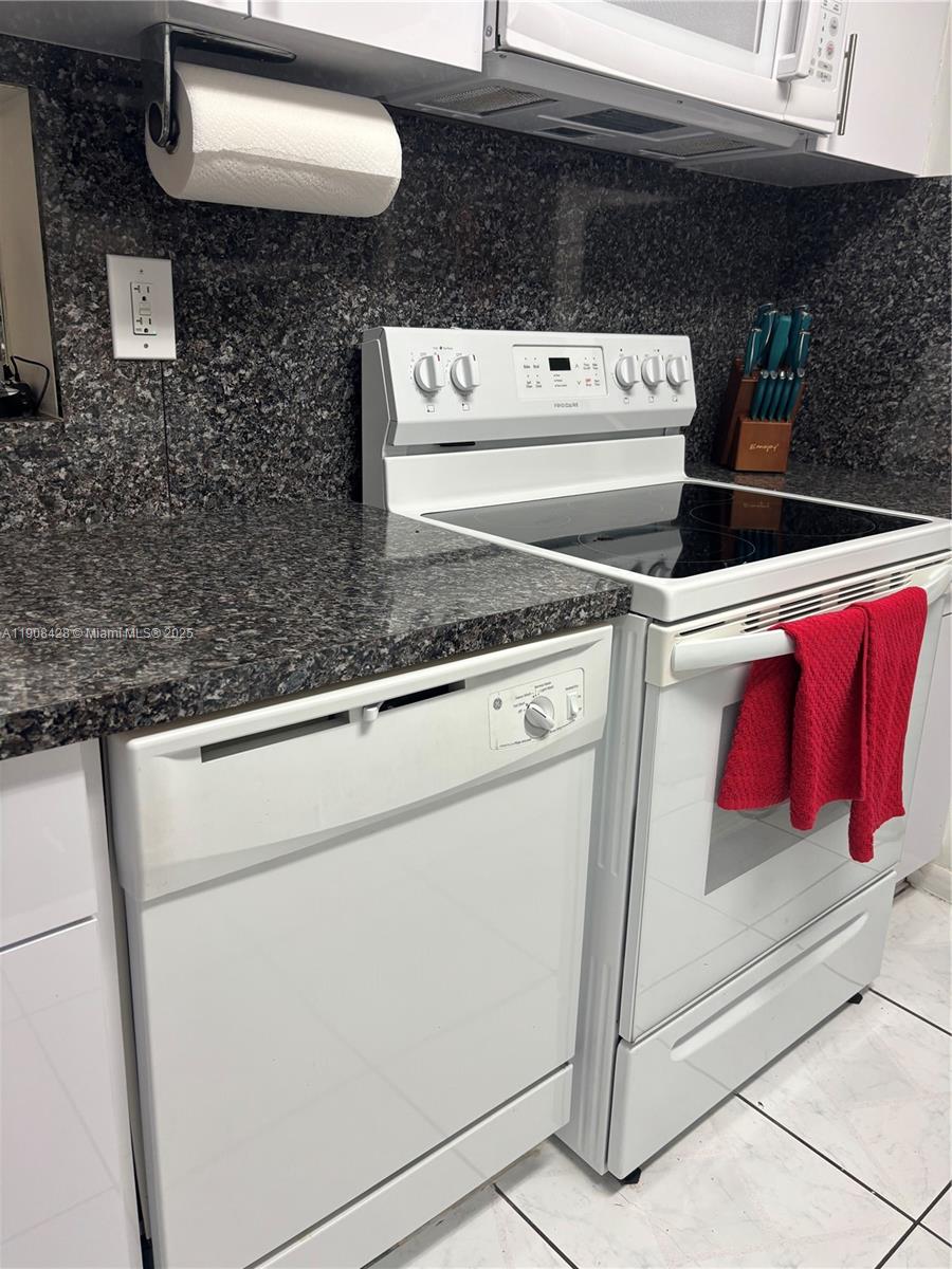 FOX CHASE - Residential