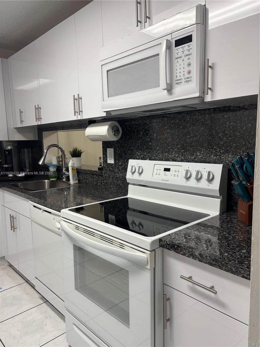 FOX CHASE - Residential