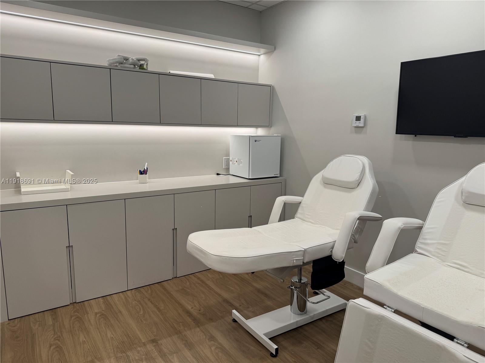 2820 NE 214th St 1004