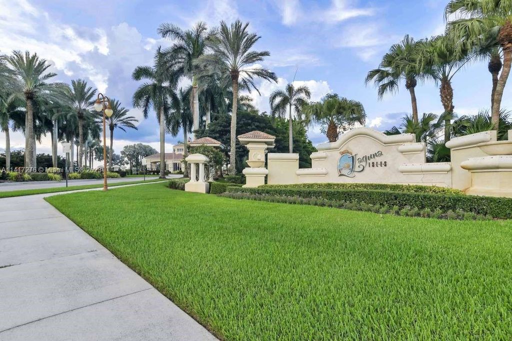 Photo of 19368 SW 64th St, Pembroke Pines, FL 33332 (MLS # A11417276)