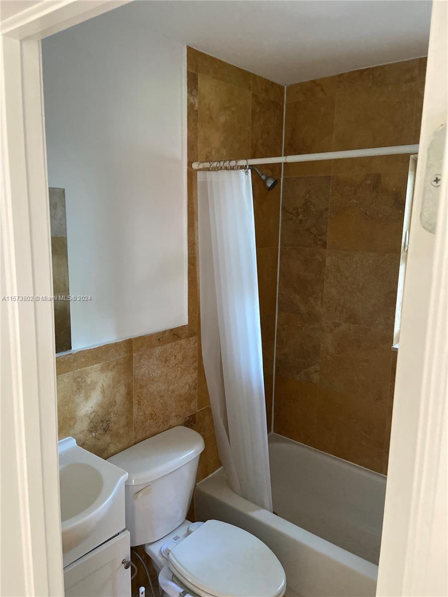 THE NICHE AT 62ND ST COND - Residential Lease