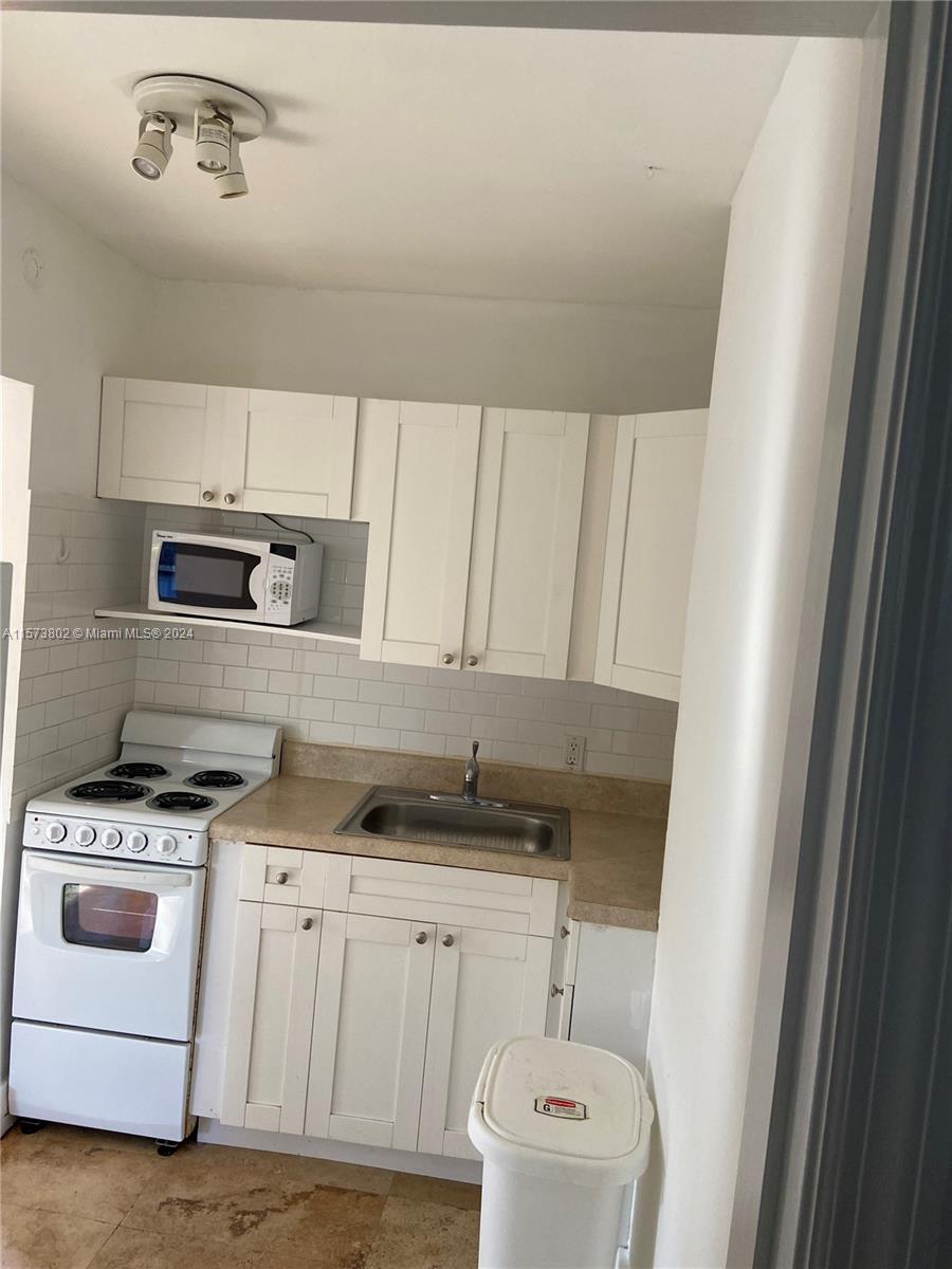 THE NICHE AT 62ND ST COND - Residential Lease