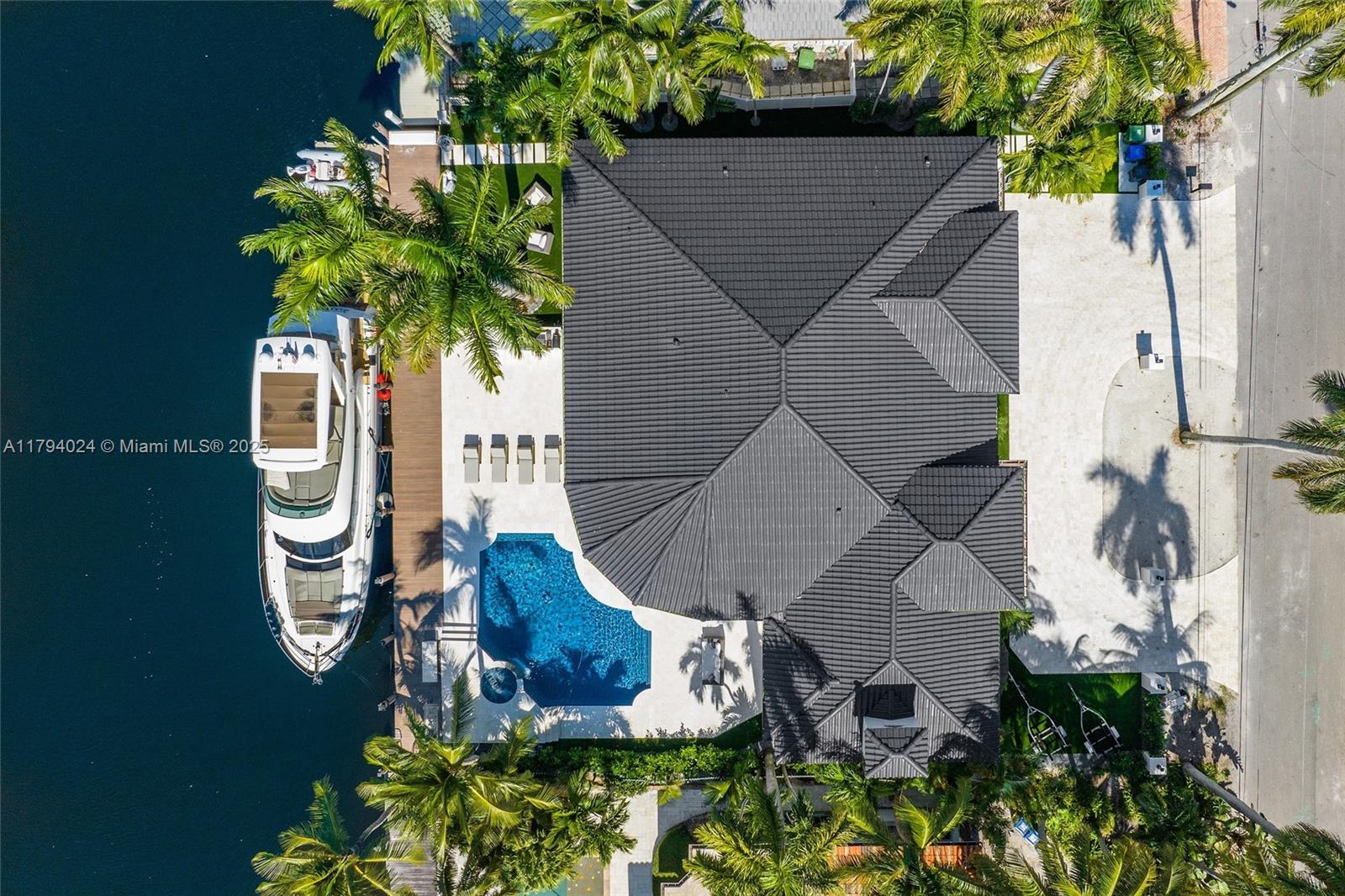CORAL ISLES - Residential