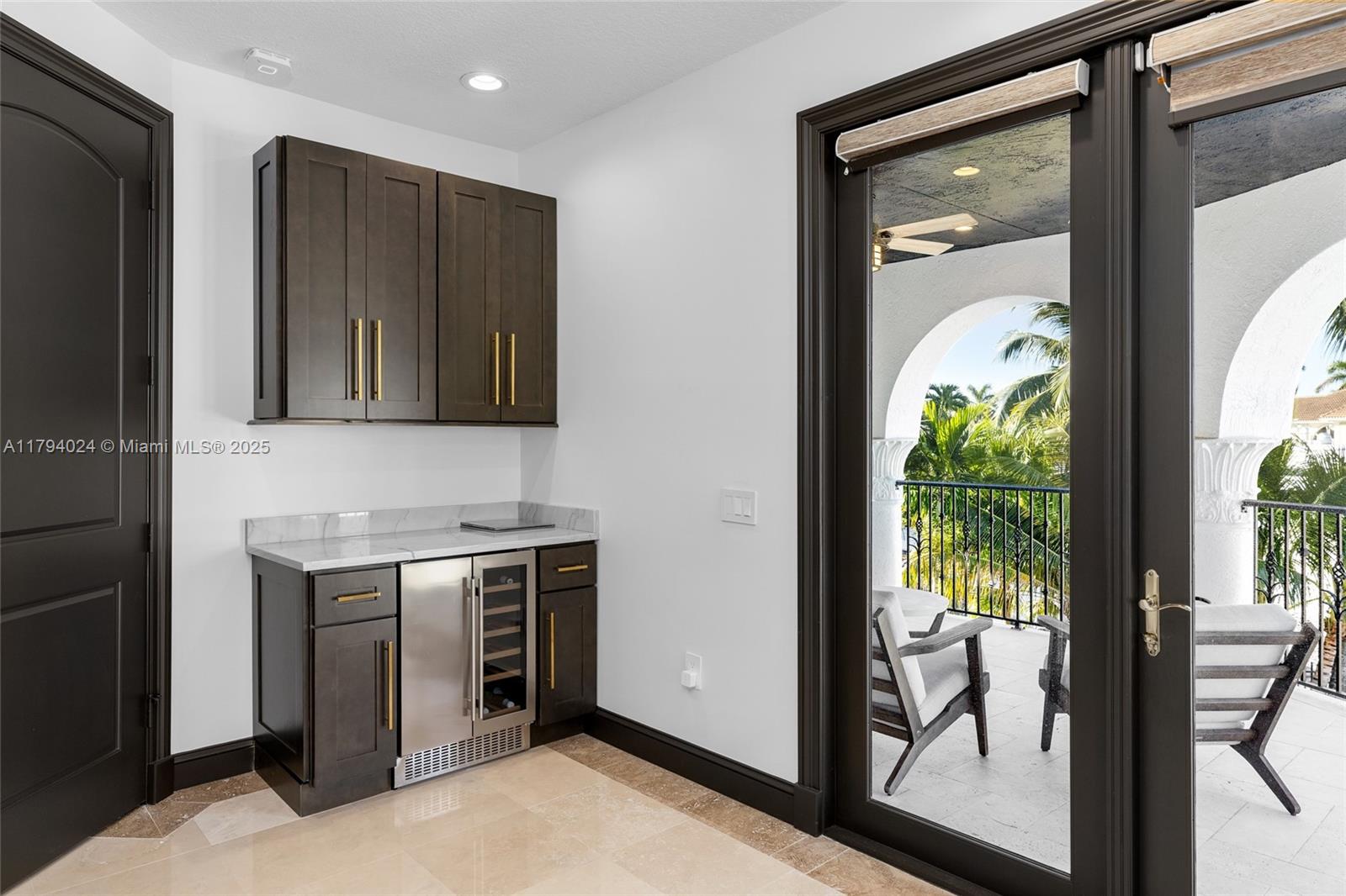 CORAL ISLES - Residential