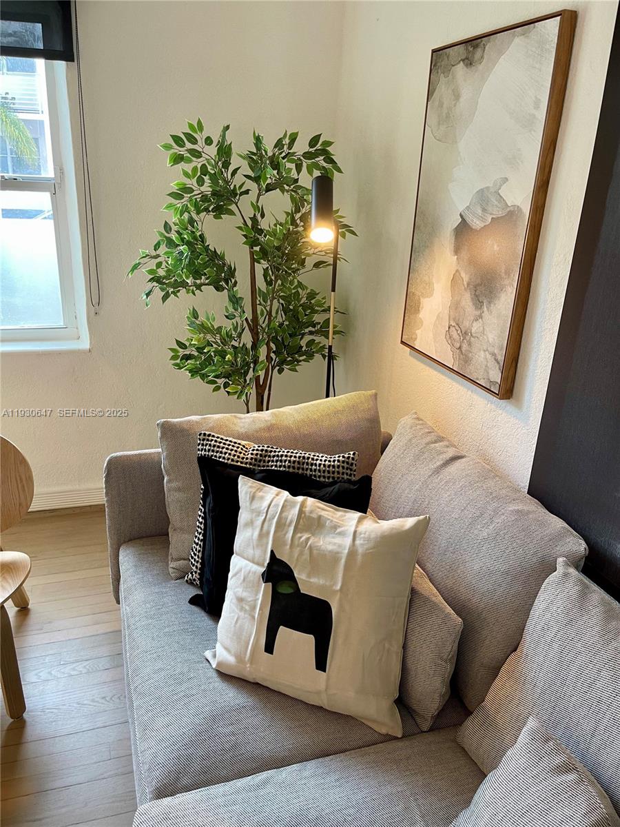 THE FRANCIS CONDO - Residential Lease