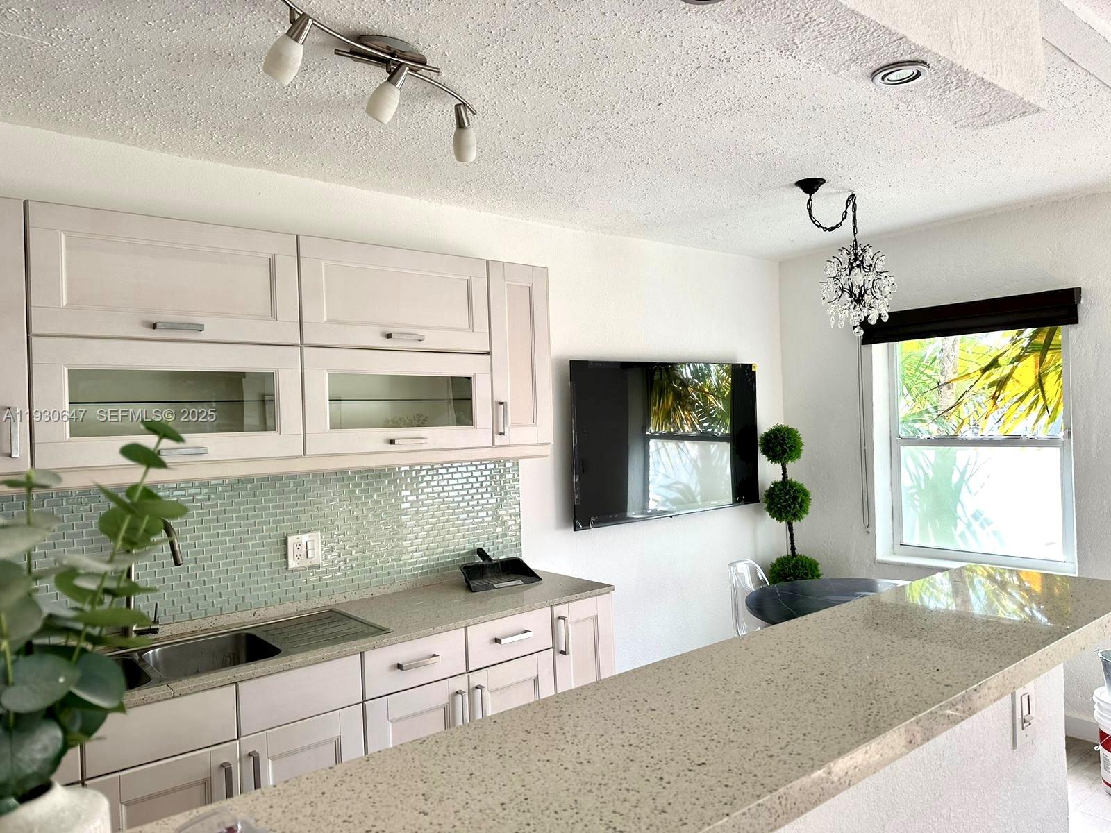 THE FRANCIS CONDO - Residential Lease