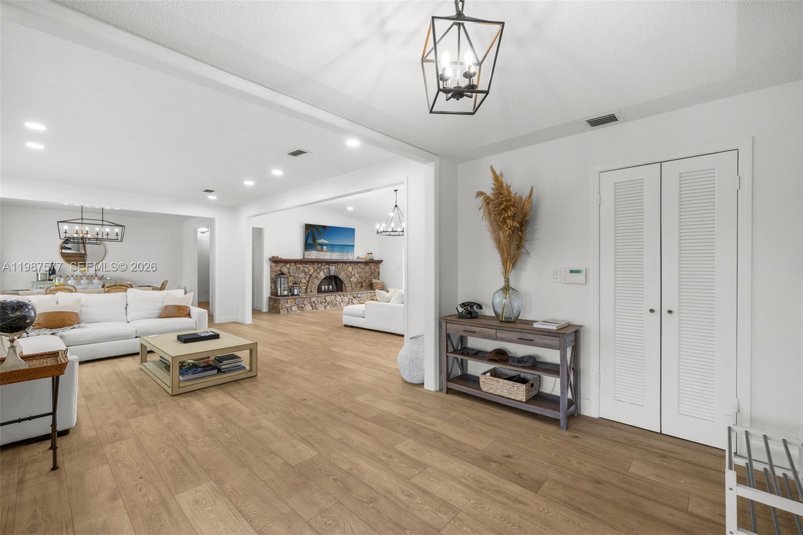 ROYAL PALM HARBOR REPLAT - Residential