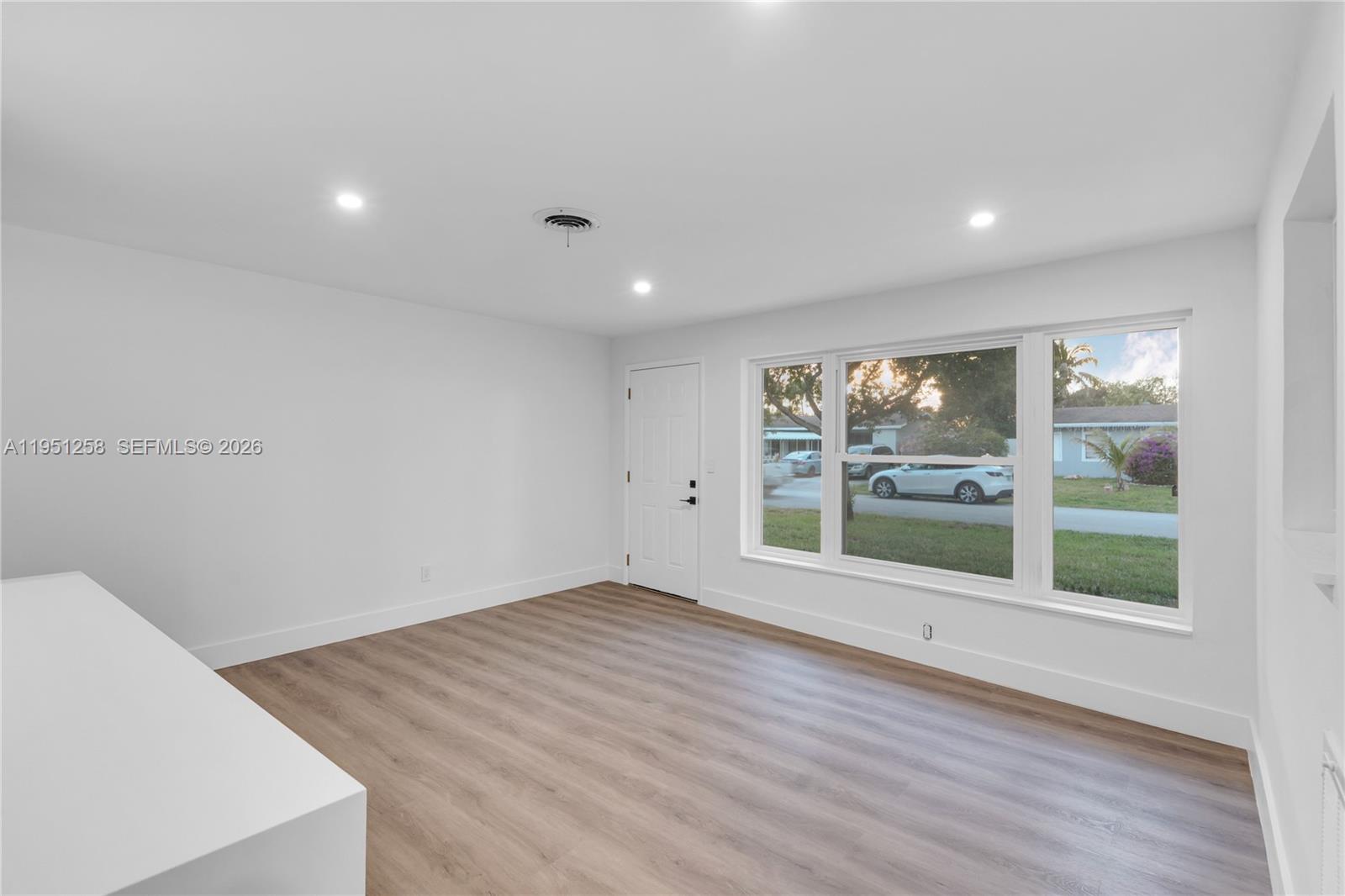 CRESTHAVEN NO 5 - Residential