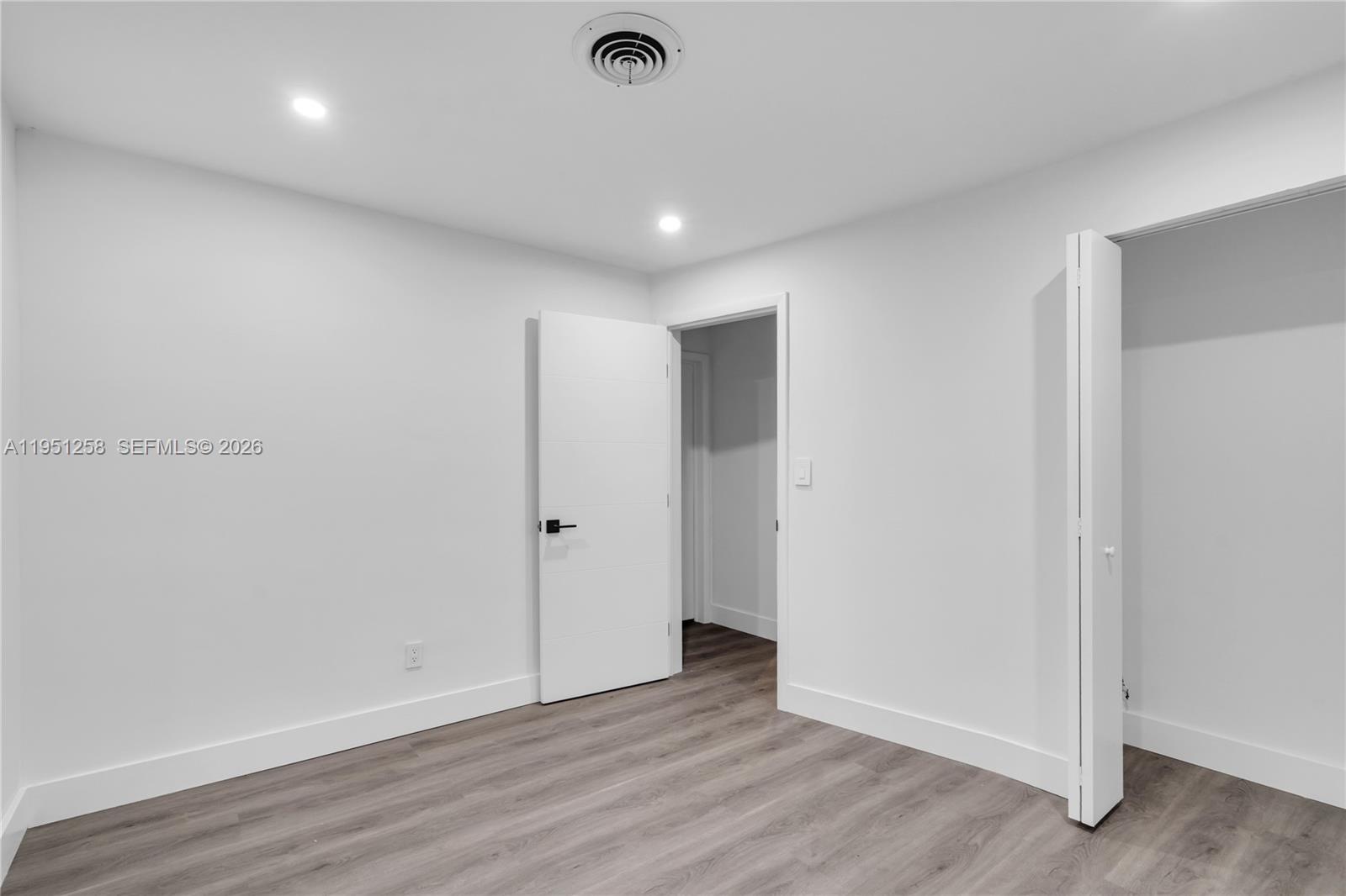 CRESTHAVEN NO 5 - Residential