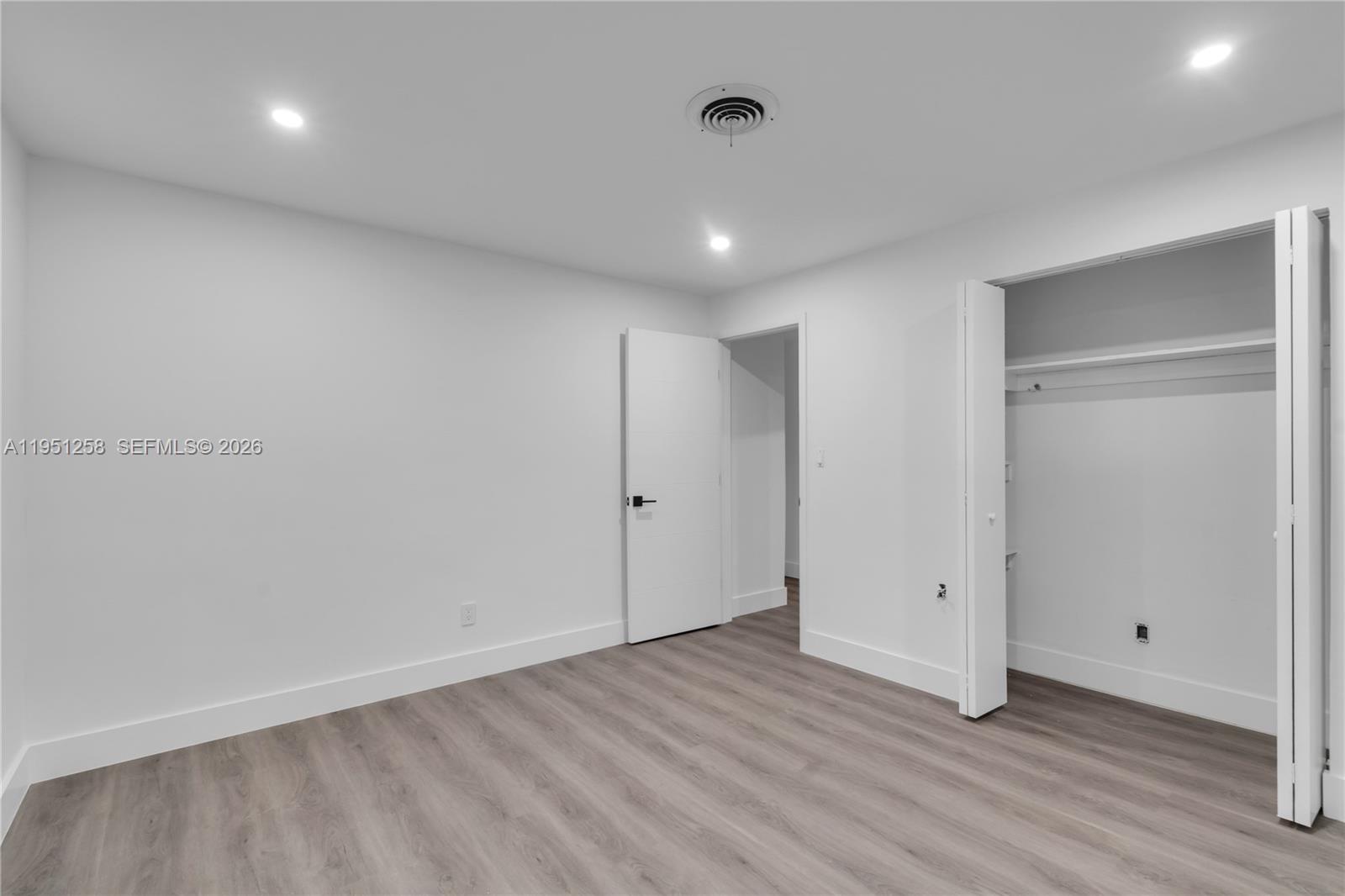 CRESTHAVEN NO 5 - Residential