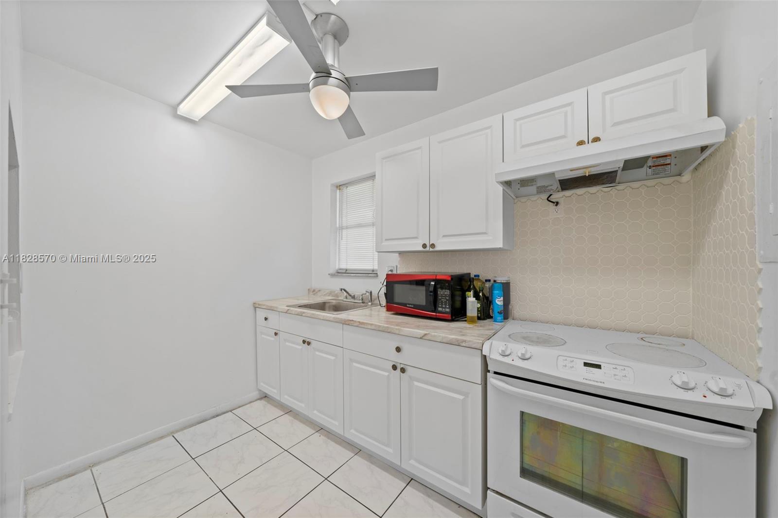 JADE WINDS GRP EASTER LIL - Residential