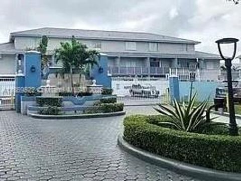 8390 NW 103rd St 205H Hialeah Gardens FL 33016
