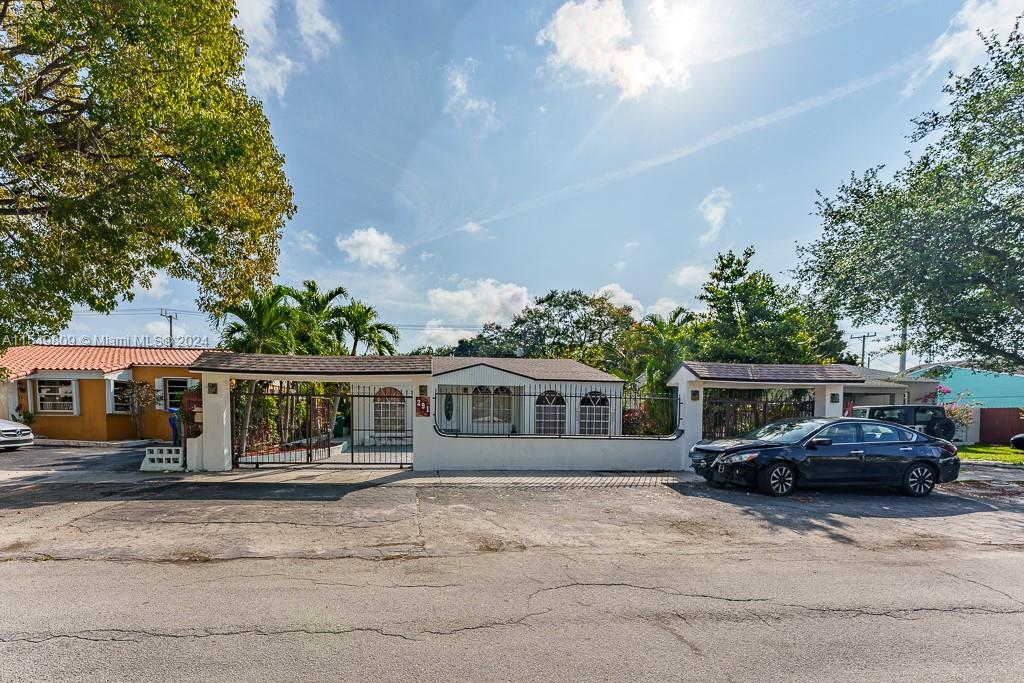 Property for Sale at 291 Sw 71st Ave, Miami, Broward County, Florida - Bedrooms: 5 
Bathrooms: 5  - $995,000