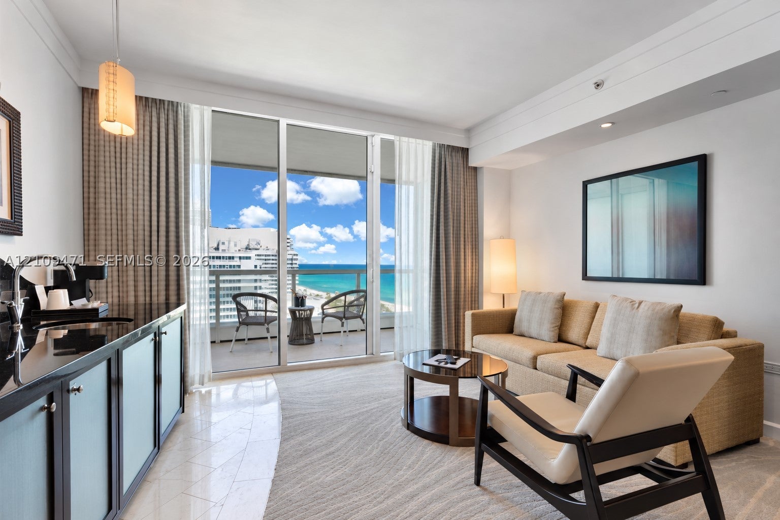 4391 Collins Ave 806