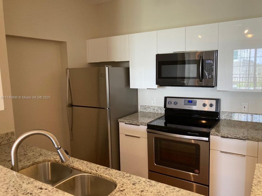 AMAZING REMODELED CONDO LOCATED IN GORGEOUS REGENT PARK CONDOMINIUM AT DOWNTOWN HOLLYWOOD BEACH. MODERN OPEN KITCHEN, WASHER, AND DRYER IN UNIT. THIS GREAT COMPLEX OFFERS A SWIMMING POOL, JACUZZI, EXERCISE ROOM AND BARBECUE AREA. MINUTES TO THE BEACH. WALK TO RESTAURANTS AND SHOPS. ALL DOWNTOWN HOLLYWOOD HAS TO OFFER IS RIGHT OUTSIDE YOUR DOOR.