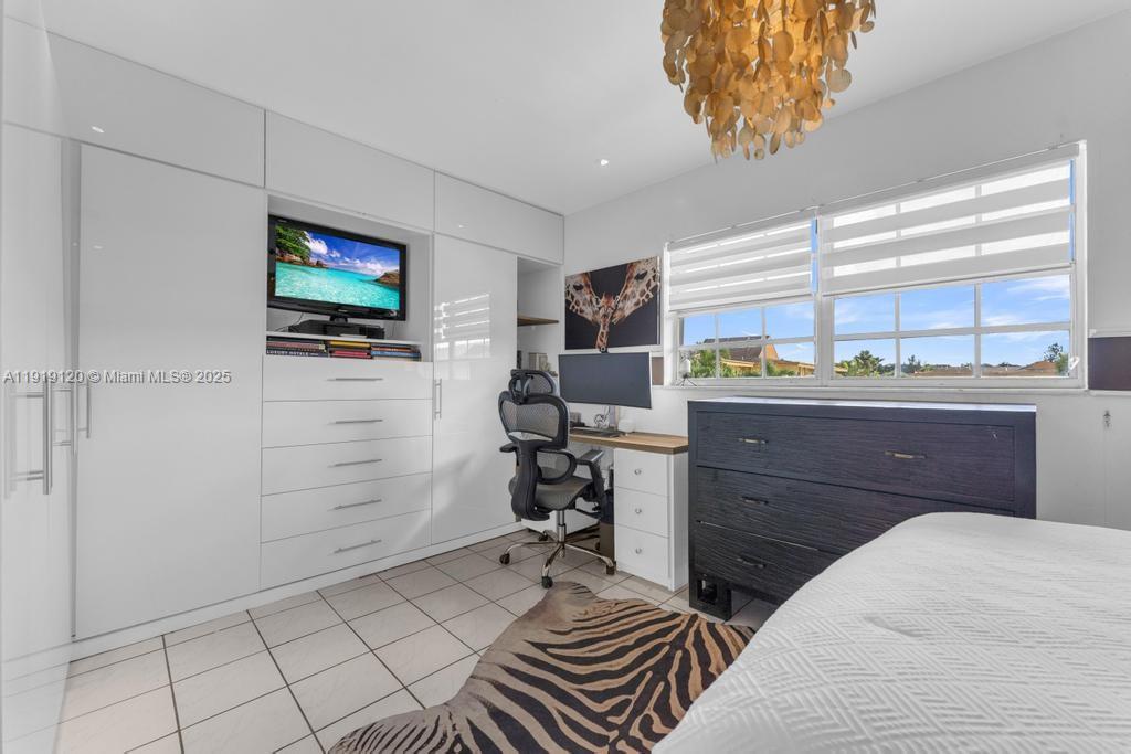 CENTRE COURT CONDO - Residential